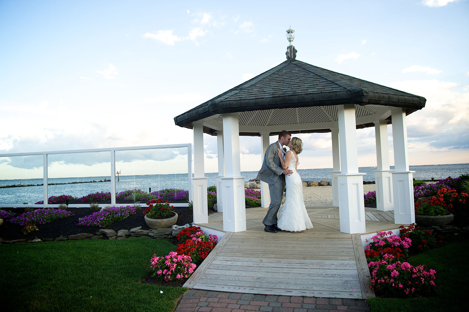 Photo: Wedding Ceremony Waterfront